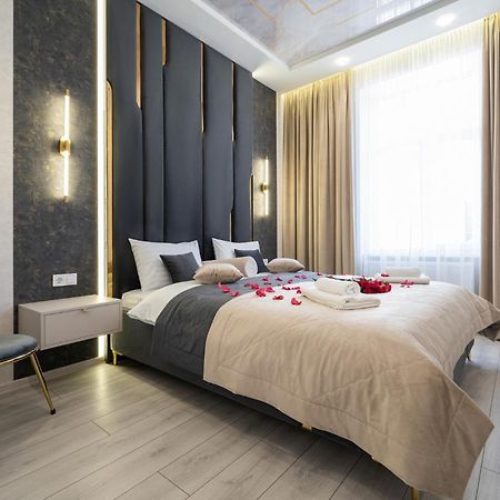 Rynok Square City Center Two Bedroom Apartment! Lviv Exterior foto