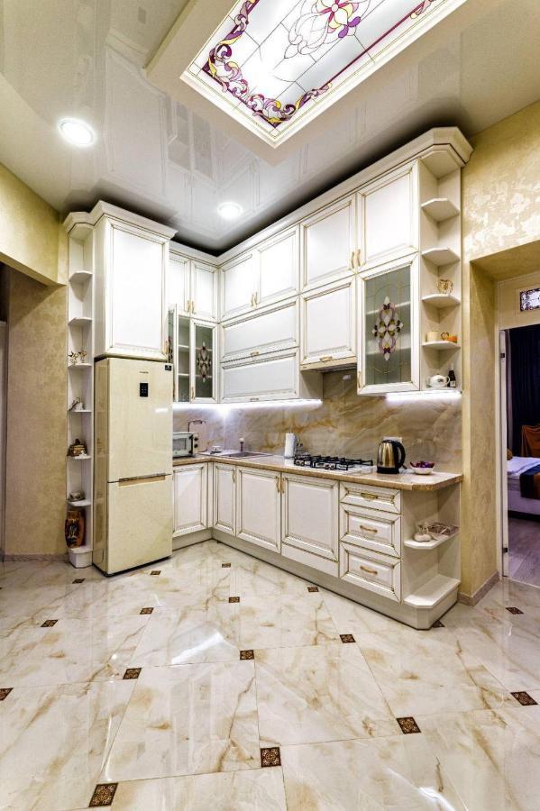 Rynok Square City Center Two Bedroom Apartment! Lviv Exterior foto