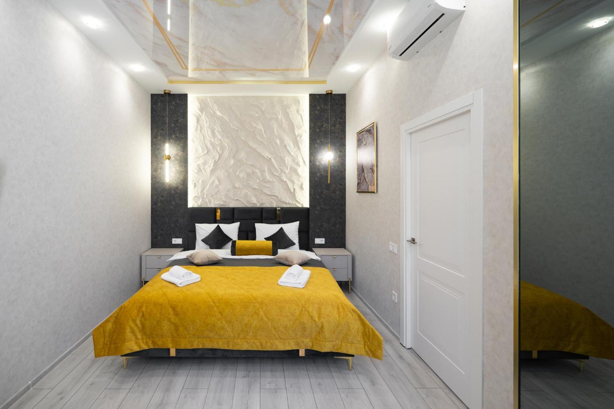 Rynok Square City Center Two Bedroom Apartment! Lviv Exterior foto