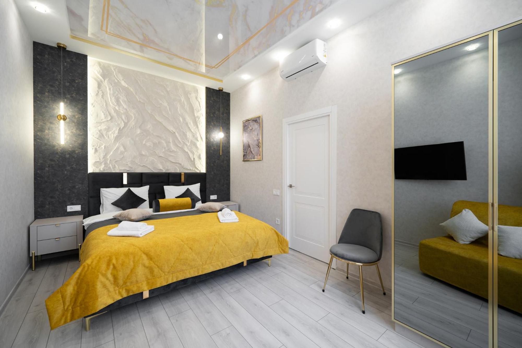 Rynok Square City Center Two Bedroom Apartment! Lviv Exterior foto